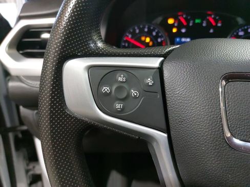 Used 2023 GMC Acadia SLE w/ Driver Convenience Package FWD image 18