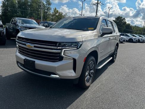 Used 2022 Chevrolet Tahoe LT w/ Luxury Package AWD/4WD image 5