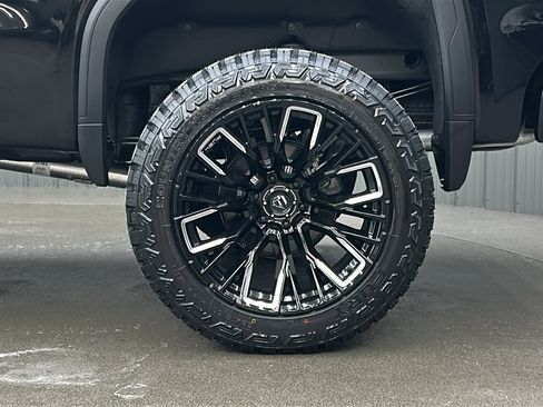 Used 2025 GMC Sierra 1500 Denali Ultimate image 11