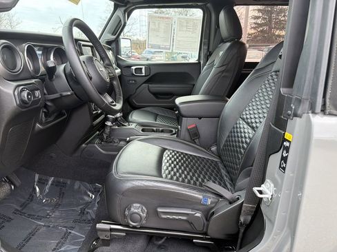 Used 2023 Jeep Wrangler Sport S image 11