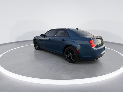 Used 2023 Chrysler 300 Touring L w/ Comfort Group image 6