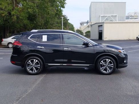 Used 2017 Nissan Rogue SL w/ SL Premium Package image 2