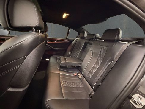 Used 2022 BMW M550i xDrive w/ Executive Package AWD/4WD image 30