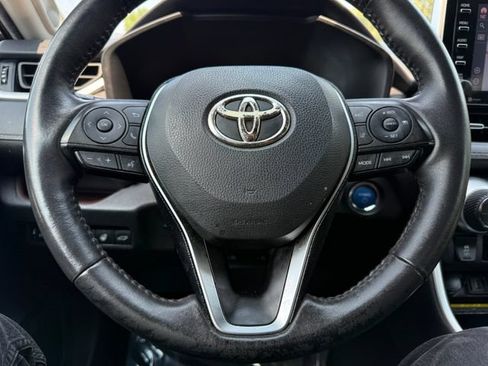 Used 2021 Toyota RAV4 Limited AWD/4WD image 12