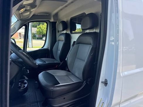 Used 2025 RAM ProMaster 2500 w/ Convenience Group FWD image 11