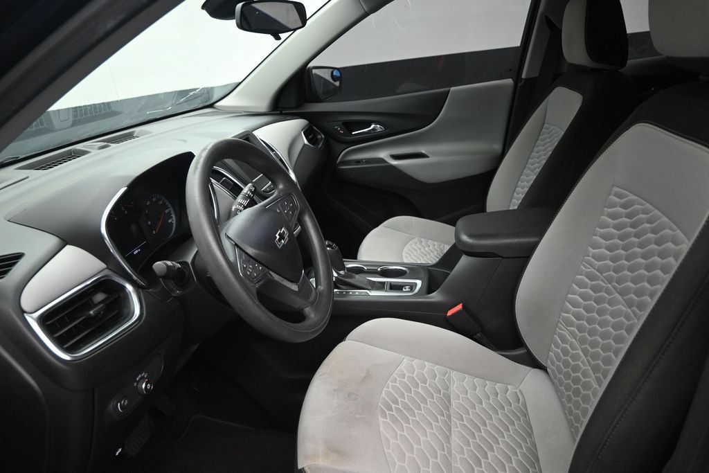 Used 2020 Chevrolet Equinox LS FWD image 11