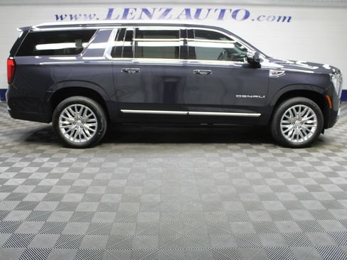 Used 2025 GMC Yukon XL Denali AWD/4WD image 2