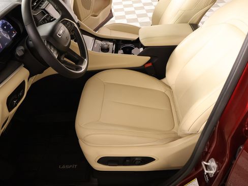 Used 2023 Jeep Grand Cherokee L Limited RWD image 12
