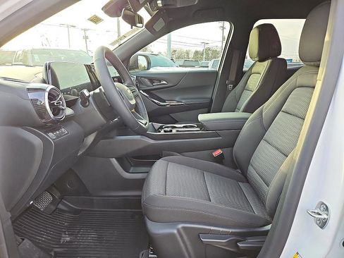 New 2026 Chevrolet Equinox LT image 9