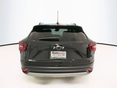 Used 2024 Chevrolet Trax LT w/ Driver Confidence Package FWD image 6