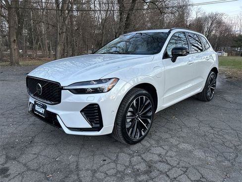 New 2026 Volvo XC60 T8 Ultra w/ Climate Package image 4