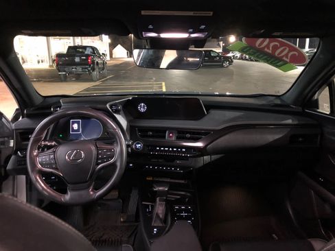 Used 2020 Lexus UX 250h w/ Premium Package image 19