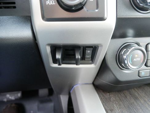 Used 2021 Ford F350 Lariat image 25