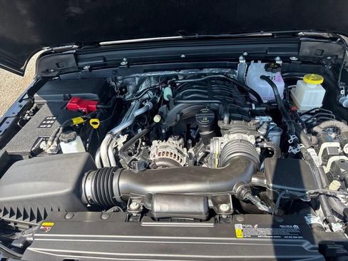 New 2025 Jeep Gladiator Sport image 24