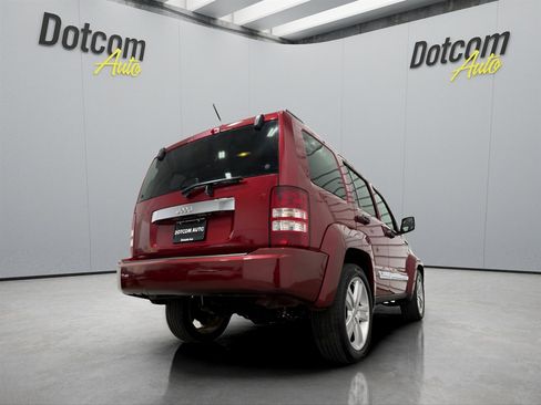Used 2012 Jeep Liberty Limited Jet image 11