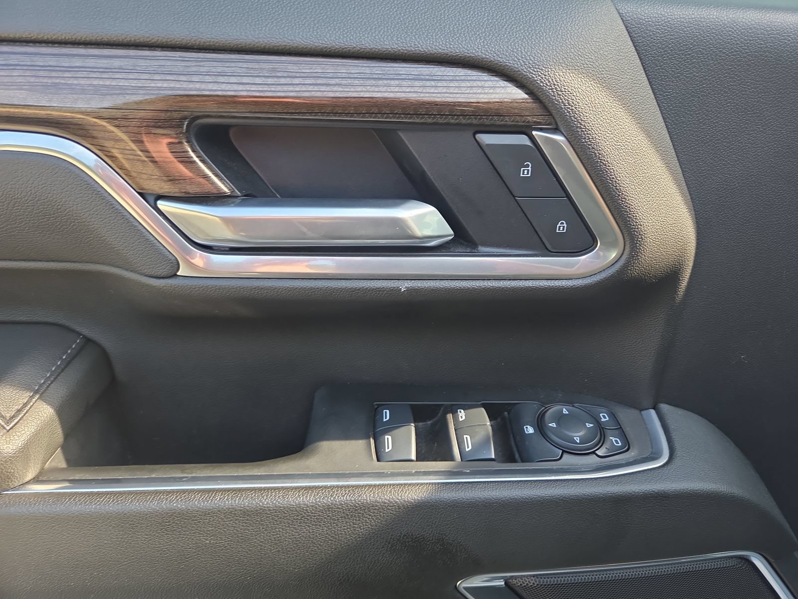 Used 2025 Chevrolet Silverado 2500 LT AWD/4WD image 15