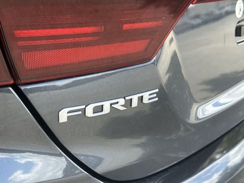 Used 2024 Kia Forte GT-Line w/ GT-Line Premium Package FWD image 11
