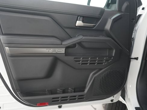 Used 2026 Toyota Tacoma TRD Off-Road AWD/4WD image 17