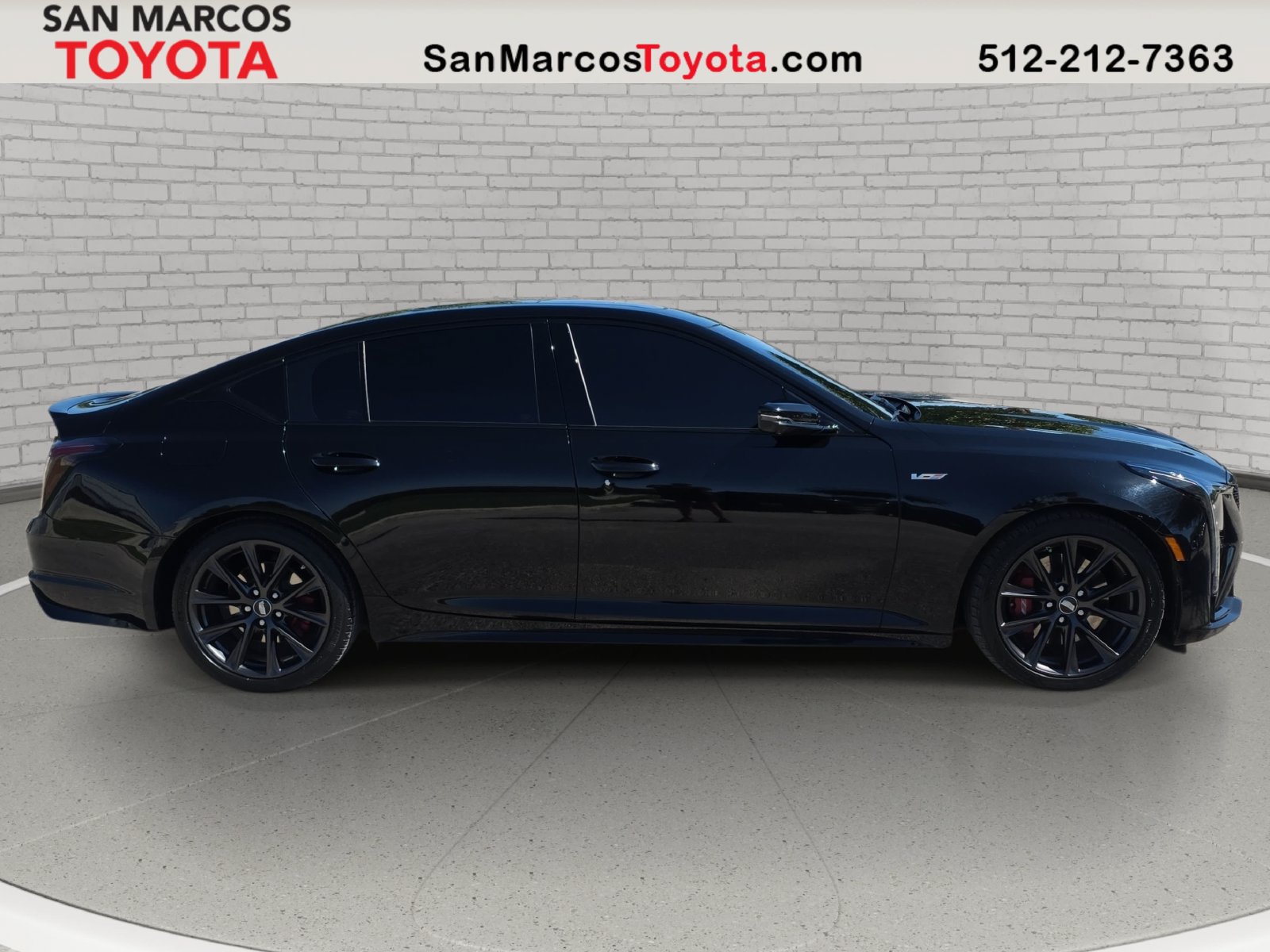 Used 2025 Cadillac CT5 V RWD image 5