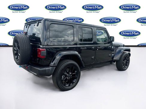Used 2024 Jeep Wrangler Unlimited Sahara AWD/4WD image 7