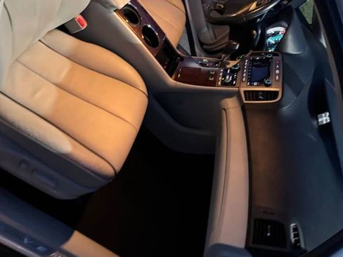 Used 2012 Toyota Venza XLE image 29