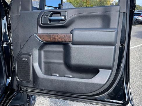 Used 2021 GMC Sierra 2500 Denali w/ Denali Ultimate Package image 22