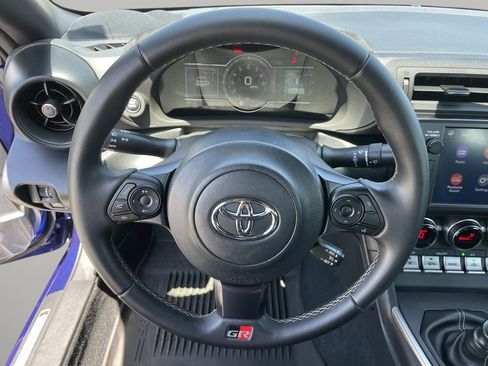 Used 2023 Toyota GR86 Premium w/ ALL Weather Mat Package (TMS) RWD image 28