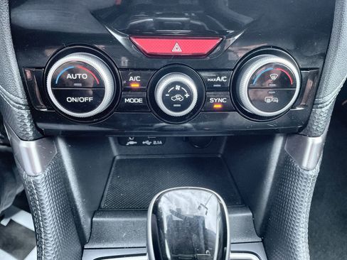 Used 2022 Subaru Forester Limited image 17