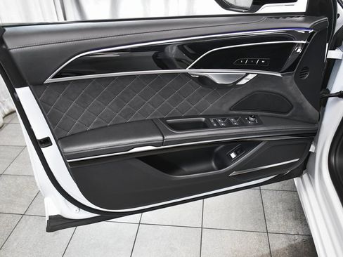 Used 2023 Audi S8 w/ S8 Comfort Plus Package image 9