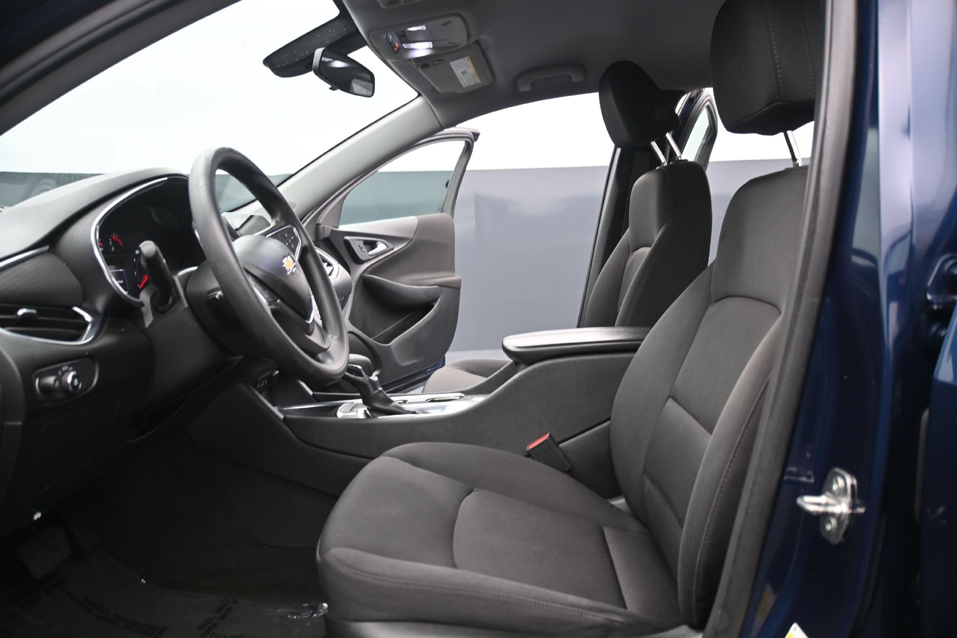 Used 2021 Chevrolet Malibu LT FWD image 18