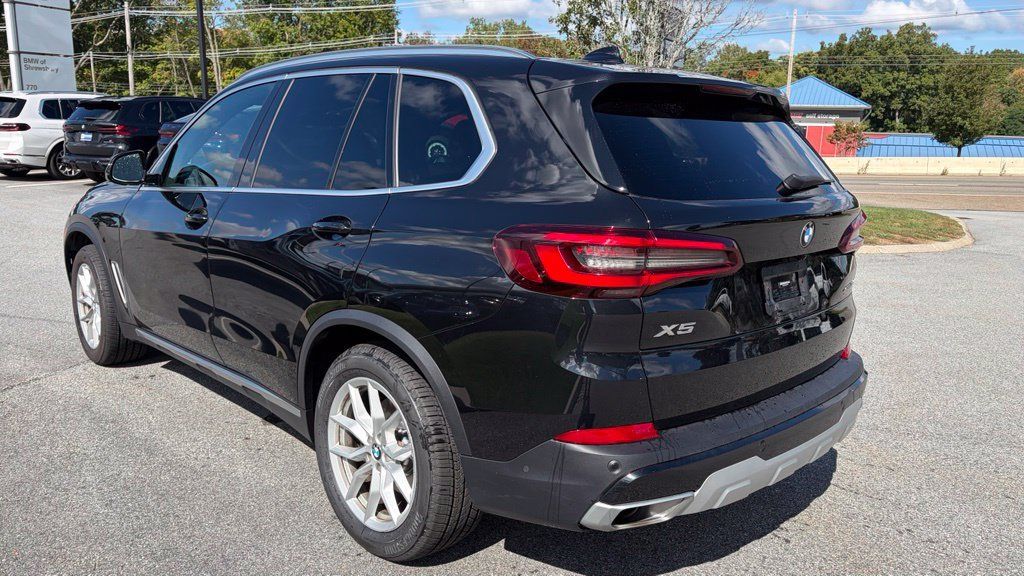 Certified 2021 BMW X5 xDrive40i w/ Premium Package 2 AWD/4WD image 2