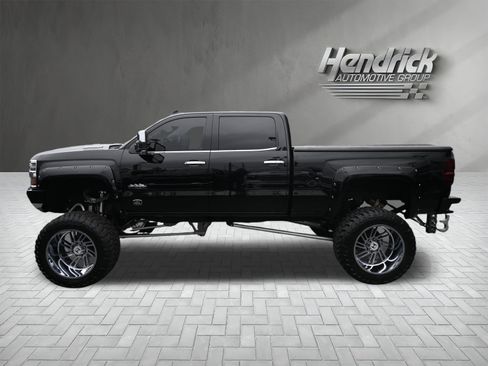 Used 2017 Chevrolet Silverado 2500 High Country w/ Duramax Plus Package AWD/4WD image 7