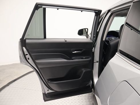 Used 2024 Toyota Grand Highlander FWD image 20