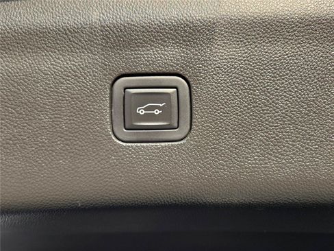 Used 2023 Buick Enclave Essence w/ Experience Buick Package AWD/4WD image 36