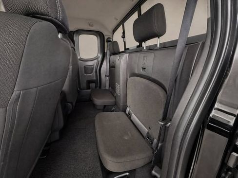 Used 2025 Nissan Frontier SV RWD image 12