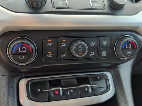 Used 2020 GMC Acadia SLE w/ Driver Convenience Package AWD/4WD image 23