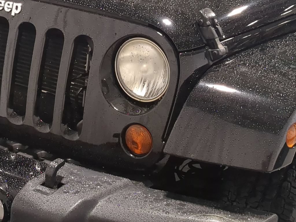 Used 2012 Jeep Wrangler Unlimited Sahara AWD/4WD image 14