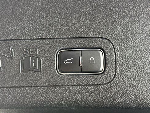 Used 2021 Lincoln Aviator Reserve w/ Equipment Group 201A RWD image 38
