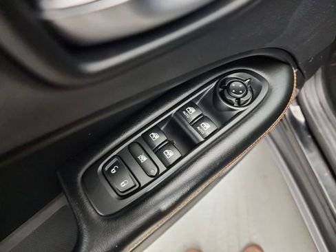 Used 2018 Jeep Compass Limited w/ Navigation Group image 19