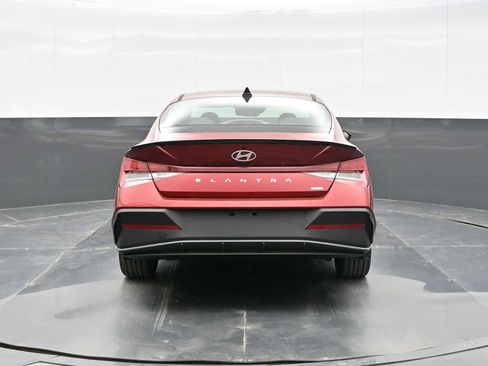 Used 2025 Hyundai Elantra SEL FWD image 6