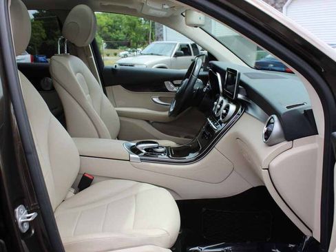 Used 2016 Mercedes-Benz GLC 300 4MATIC image 30