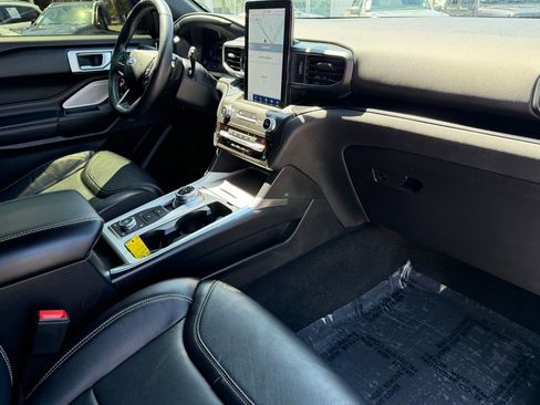 Used 2020 Ford Explorer ST w/ ST Street Pack image 11