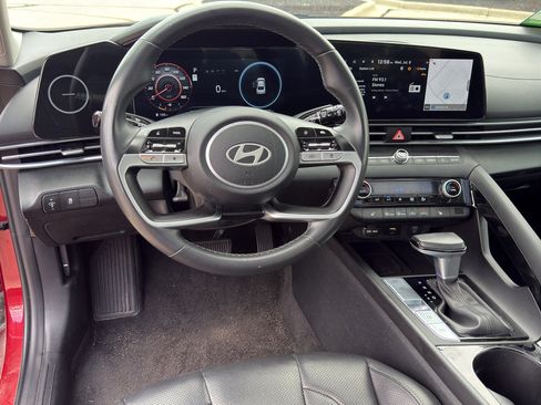 Used 2025 Hyundai Elantra Limited FWD image 13