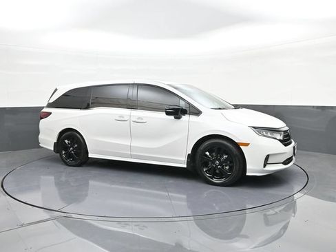 Used 2024 Honda Odyssey Sport image 17