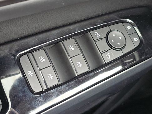 New 2026 Nissan Pathfinder SL FWD image 18