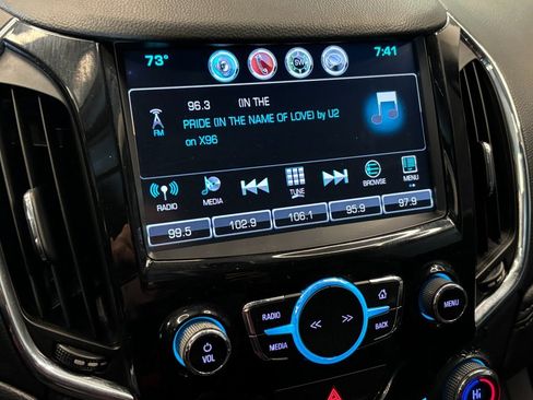 Used 2017 Chevrolet Cruze Premier image 12