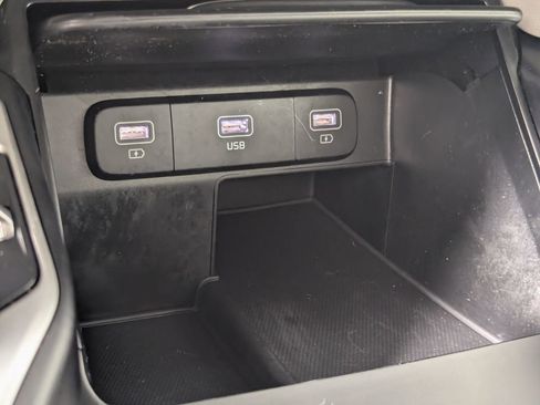 Used 2022 Kia Sorento S w/ Panoramic Sunroof Package AWD/4WD image 19