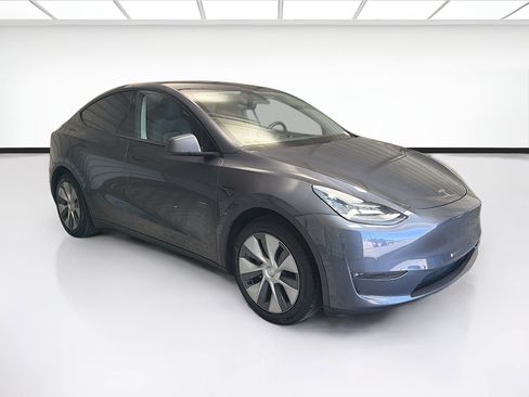 Used 2022 Tesla Model Y Long Range AWD/4WD image 3