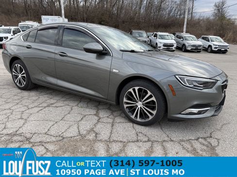 Used 2019 Buick Regal Essence w/ Driver Confidence Package I image 1