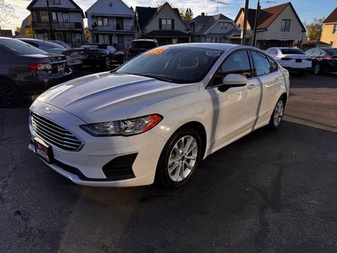 Used 2020 Ford Fusion SE FWD image 3